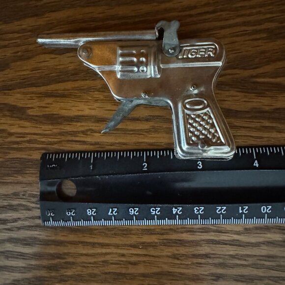 Tiger Brand Repeating Toy Gun - Picture 3 of 9